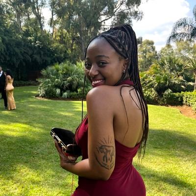 PhrasesPages's profile picture. 27 • Book Reviewer & Blogger • she/her • ig: phrasesandpages