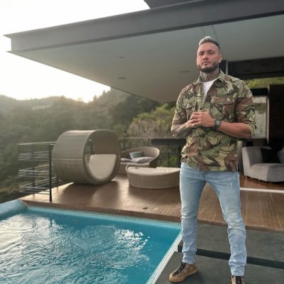 I’m an artist who prepares fashion models.#. telegram: daddycharles_19