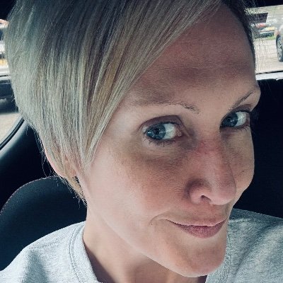 999. Journalist. Lover of the sea, mountains & sky. Plus everything in between. Writer. Hiker. Biker. Bi-cycler. Scuba diver. Single, childless cat/dog lady.