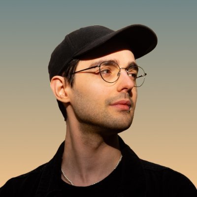 Fine Art Painter turned Web Designer.
I create human and user-centred digital experiences to help businesses create real connections with their audience.