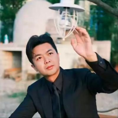 人生何处不相逢，来自人世间，四处走一走看一看，留下回忆在人间
修真修善转一转，独留一道风景线