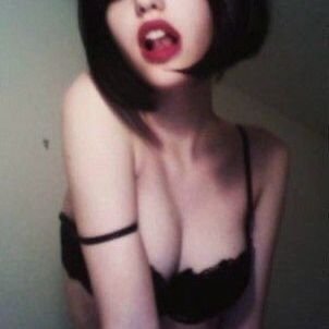 kms @dismalelf ;
pandora lover number one ;
day6 my panacea