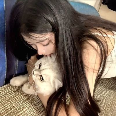 winter_flwrs's profile picture. just an account for fun