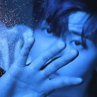 HOMOPHOBICDNI❗️──
reading 📜 and writing (for fun)🖋.
Just a lil’ heads up — this account might not be the best for minors
(kinda 🏳️🌈)