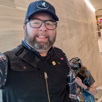 ekmplsrw's profile picture. Dad to one, brother to two. Watching history unfold.