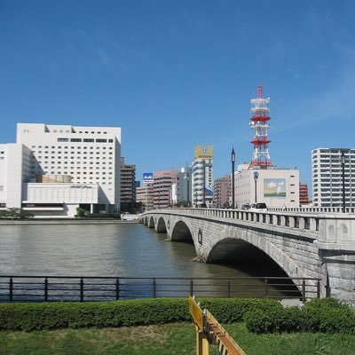 新宿ゴールデン街できしめんと主に新潟の日本酒をメインに「味」にこだわり営業しています。アルビレックス新潟大好きです。営業時間19時〜23:30頃迄 定休日、土曜日、日曜日、祝日