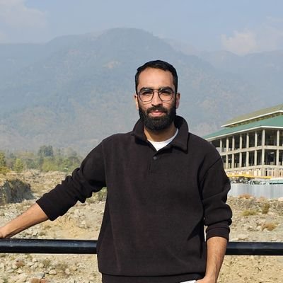 saalimtweets01's profile picture. Unreserved 🙁
Reticent😶