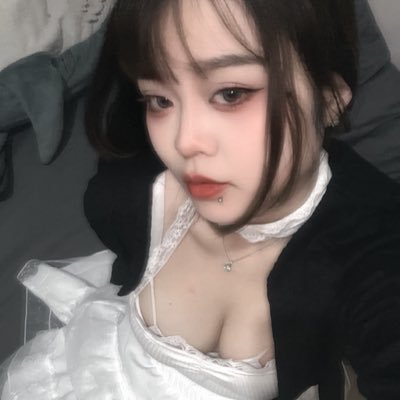 h_me1yan's profile picture. 03 分享日常生活  這邊沒人認識我 但我也很少紀錄生活