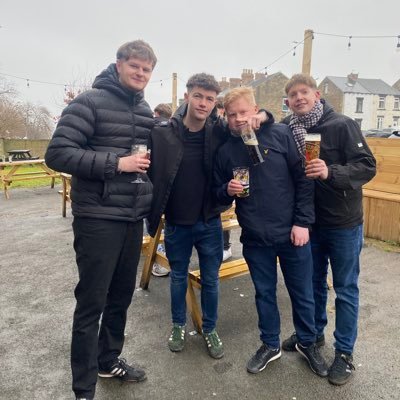 elliotyoung03's profile picture. 