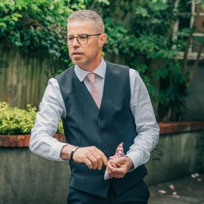 jaydubyah_72's profile picture. 8 hours for work, 8 hours for sleep and 8 hours for fun!

A designer of buildings and landscapes #family #daughters #PAFC