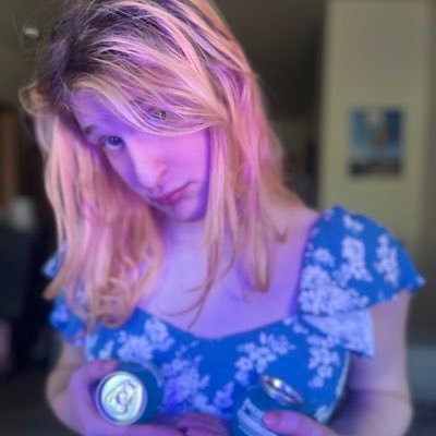 st0nerg1r7's profile picture. they/she/it | non-binary ⚧️ | 23 | poly & pan| NSFW/🔞MDNI