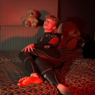 Onaaa____'s profile picture. Hiiiii 🫶🏻 22’ Kinky guy 🐶🐱🇫🇷 Throne wishlist bellow, private pics and videos for gifters 💕           Furrjoi: code « onaa » to save 20$ 💖