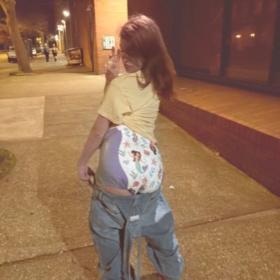 diaper girl | furry | gooner | 🏳️⚧️ | 💍6/1/2025 l feel free to say hi :3 DMs Open 18+