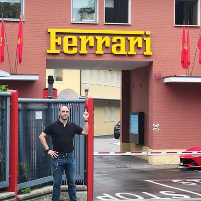 jsolanesgarcia's profile picture. -Aficionado acérrimo de la Formula 1.
-¿De dónde carajo sacáis tanto tiempo para estar todo el día en X? ¿No tenéis trabajo o familia?