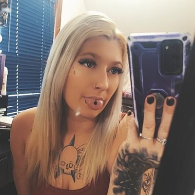 18+ 🔞100$ tribute in my link below to even respond to your messege. Onlyfans link below. messege for more