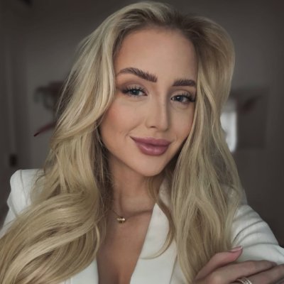 Elza21789822's profile picture. Don't be anxious, the best things always happen when you least expect them