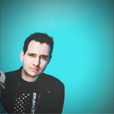Lead Guitarist for @BreakOutDay, Identical Twin, and I quote movies way too much. https://t.co/XYTPhBeiDq…