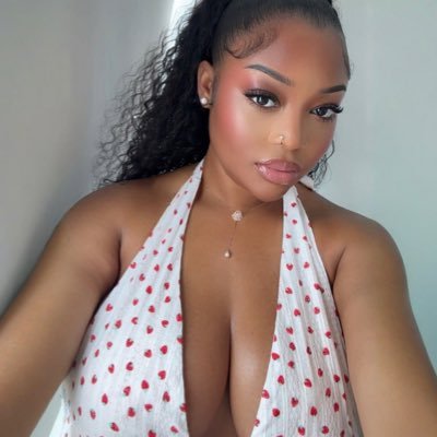 ᴛʜᴇ 🍒 ᴏɴ ᴛᴏᴘ Profile
