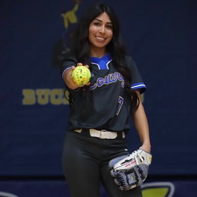 #7 Lowry High School 2026 🥎 RHP/OF/SS 🥎 3.8GPA (775)-304-2018 🏔️ natalya.guizar@icloud.com ✉️ NCAA ID# 2506635198