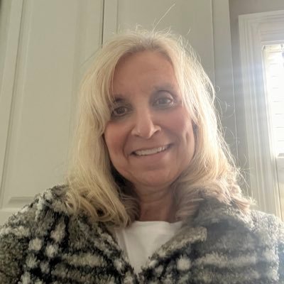 Former @HSESchools board mbr, life-long teacher, learner, wife, mom & advocate of public ed, literacy, equity, STEAM & financial literacy.