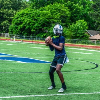 DUAL THREAT QUARTERBACK @school_kirby 27'✝️6’2 183 40’4.58 malcolmjack2027@gmail.com 9013046659 https://t.co/5k3SE9cxIN