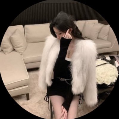 ily__nya's profile picture. 恋がしたい。あなた以外と。