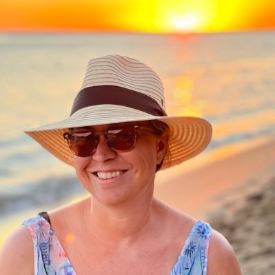 bernhardt_b's profile picture. 🎗👩🏼‍🔬 Pharmacist with a passion for 🏊‍♀️