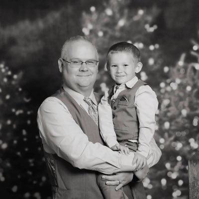 Accounts Receivable Analyst, Gamer (Xbox), Indiana Hoosiers, Braves, Cowboys fan! Married to @shelleypowers83 GT: DarKnight80