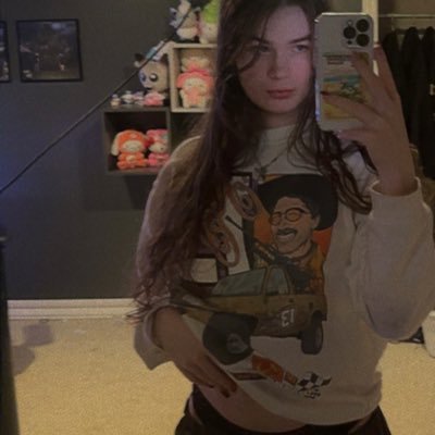 MissEimew's profile picture. 🩵 22 | MDNI | miku dayo 🩵