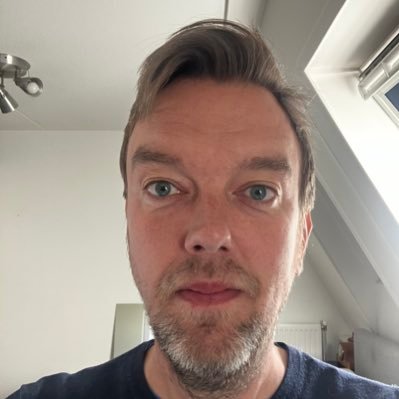 MarienJonkers's profile picture. Head Infographics at de Volkskrant and parttime rocker, likes cats, not dogs