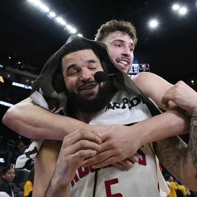 Toujours fidèle à H-Town 🔥
Sengun et Amen vont nous amener au titre 🏆🏆#Rockets
