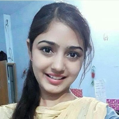 naina_je's profile picture. 