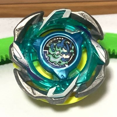 ベイブレード好きの沖縄人【うちなーんちゅ】 大学生なのでフッ軽ではあります。沖縄本島在住の方!ベイやりましょ!推しベイ:サムライカリバー&シャークスケイル&ナイトランス