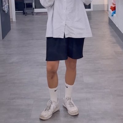 181|70|24|1 沒你想要的大屌 只有剛剛好的硬屌而已 長相普通不要期待 喜歡拍影片 #新竹 #喜奶狗 #白襪控
