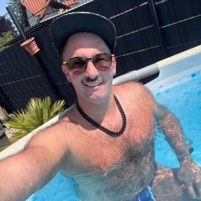 hairy1986's profile picture. ich bin ein schwuler Mann🍑🍆 🏳️‍🌈 und Zeit 2011mit @Baer531968 verheirate🧑‍🤝‍🧑 ich esse gerne 🥩🍔🍱🍣