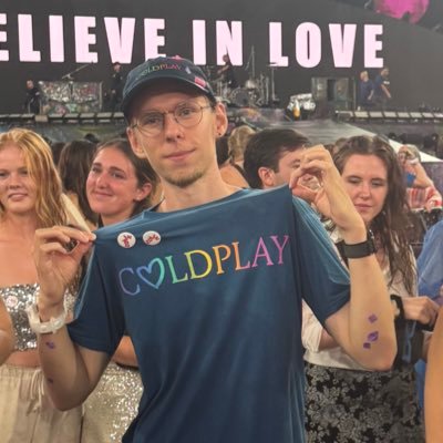lennard_mpunkt's profile picture. 🩵💫🌙 #coldplay