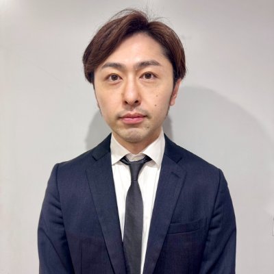 奈良県出身昭和58年生まれ愛娘一児の父、高校卒業後から約20年にわたり、アパレル、小売、飲食業界で販売、店舗運営、マネジメント、SV、事業立上、店舗開発、FC開発構築などに従事。
2025年5月法人成で株式会社飲食フランチャイズ不動産代表取締役