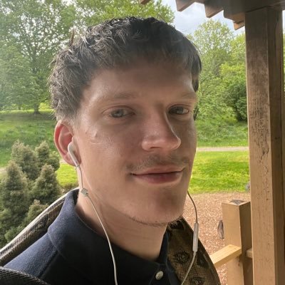 im 28 and 6’ // “change the strat” // ♏️♊️♏️ // reformed malevolent deity // born at 362.58ppm