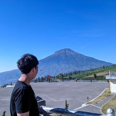 RizkyElnin0's profile picture. 
