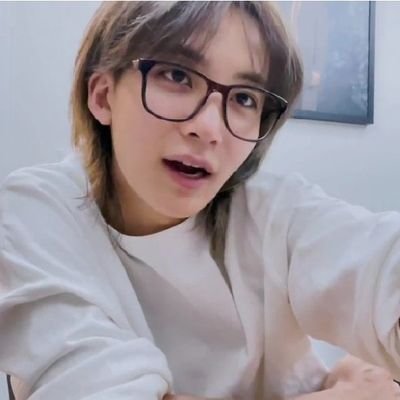 Always 13 ପ(๑•ᴗ•๑)ଓ♡ ※ for a lifetime ※
#세븐틴 → have a warm cup of milk 🥛♡ happy virus ☆. . . ※ 4th year college student, is busy ※ 📚