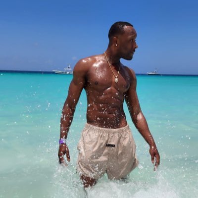 Chasele91793200's profile picture. 6’3 195lbs... professional dancer,also can sing,aspiring model,into healthy living,fitness,and making ppl happy🥰...nyc stand up🤙🏾 ig: k_gq_t36