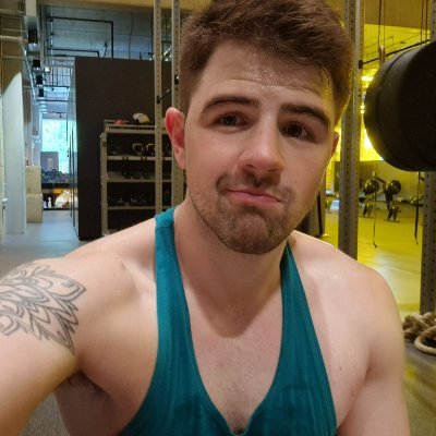 Scottish muscle-cub & self-proclaimed himbo, Adorable and a bit of a nerd 🤓🎮. 🔞 DM for filming. DM for private sessions. No PPV