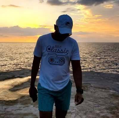 shola99's profile picture. 