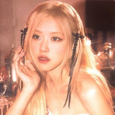 hoiya017's profile picture. 💗