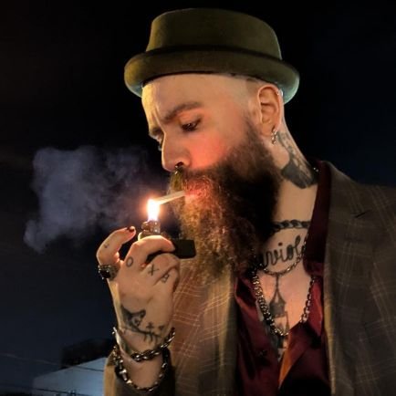 APOIE PUNKS QUE TOCAM JAZZ.
Survival By Any Means Necessary!
insta - doutor.zavan