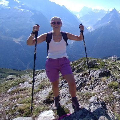 French born, Manchester adoptee, fair weather biker🚴, walker, all weather foodie 🍴🍕🍜. International Sales, all things beauty & cosmetics 💅. Views my own !