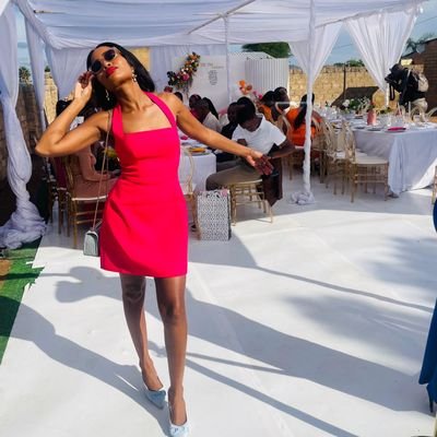 I don't respond to Dms,ke uptight,I follow back ,ke kind and polite...❤️
