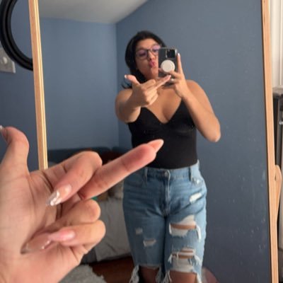 insta: alexandraa_allisonn tiktok: alexandra_allisonn
