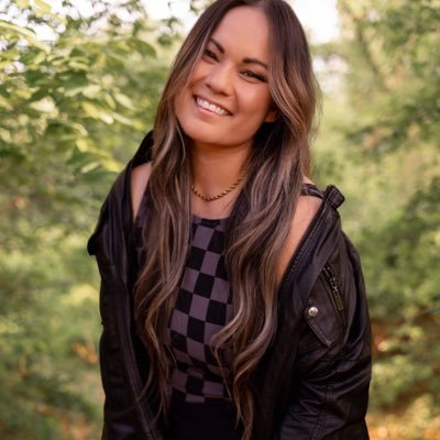 LiLiPhD's profile picture. Christian Creative and (sometimes) Gamer