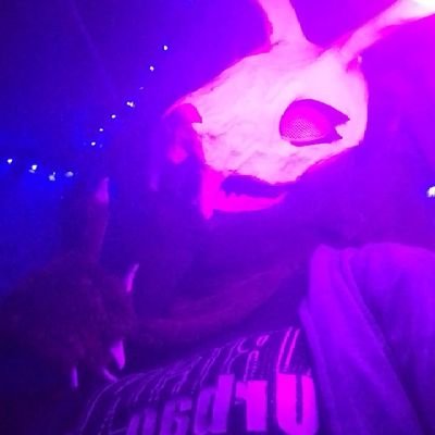 ❤️🧡💛💚💙💜
furro wendigo al que le gusta mucho tomar fotos 😜✨
no minors🔞
✨creador de contenido✨
🌈cuenta de arte : @bunny_kr4sni🌈
